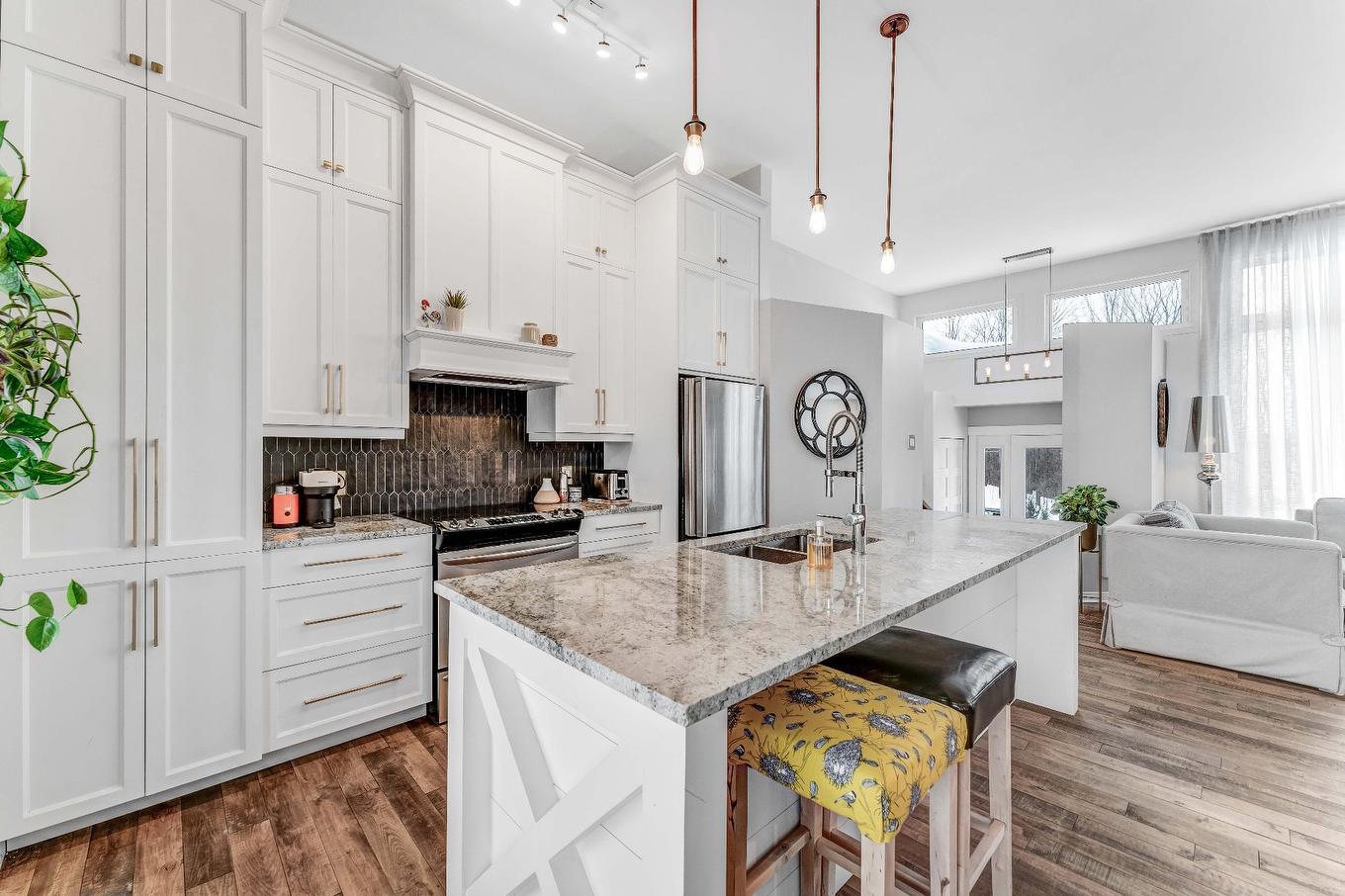Kitchen - 118 Ch. Jos-Montferrand, L'Ange-Gardien, QC - Indoor Photo Showing Kitchen With Double Sink With Upgraded Kitchen
