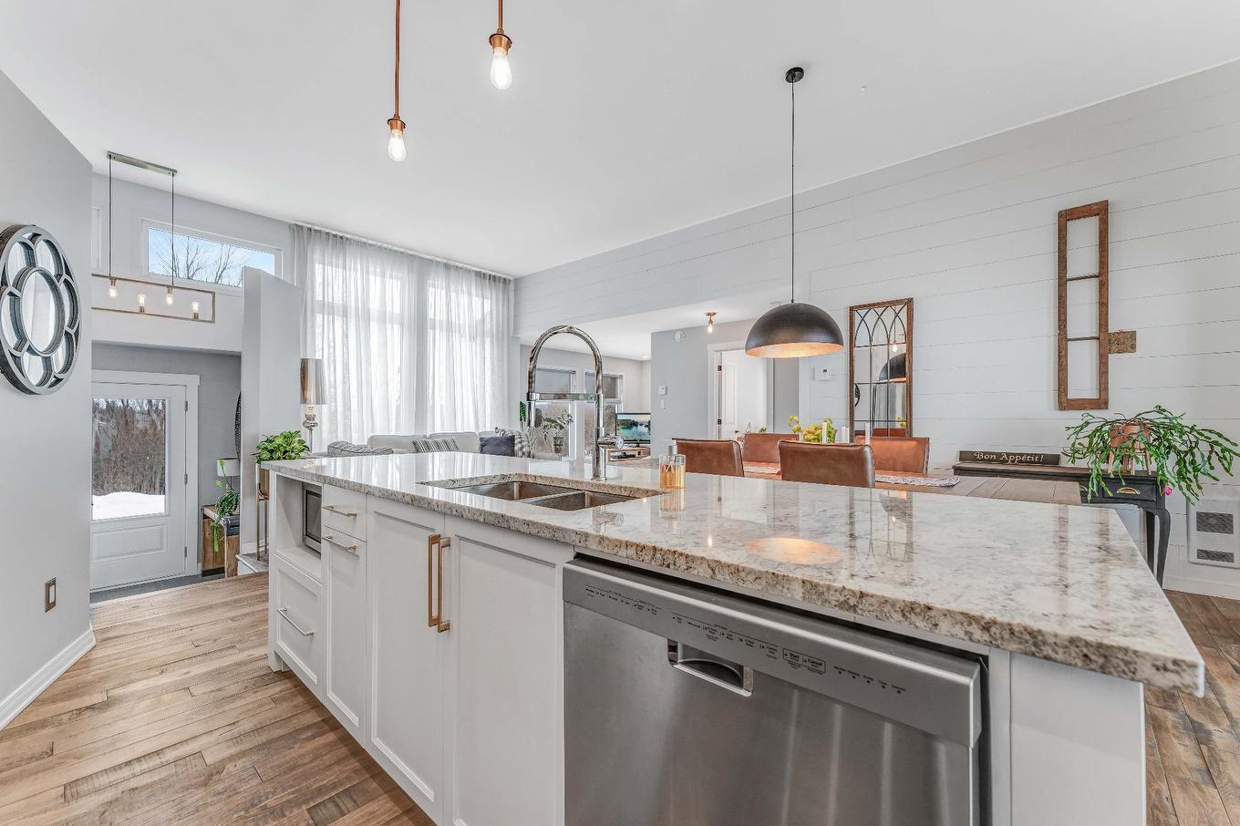 Kitchen - 118 Ch. Jos-Montferrand, L'Ange-Gardien, QC - Indoor Photo Showing Kitchen With Double Sink With Upgraded Kitchen