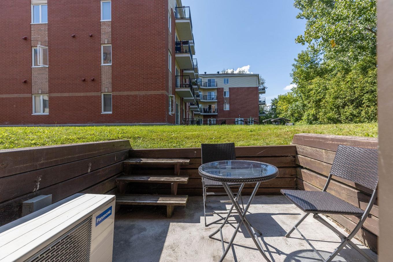 Terrasse - 56-7075 Rue Bombardier, Montréal (Anjou), QC - Outdoor With Exterior