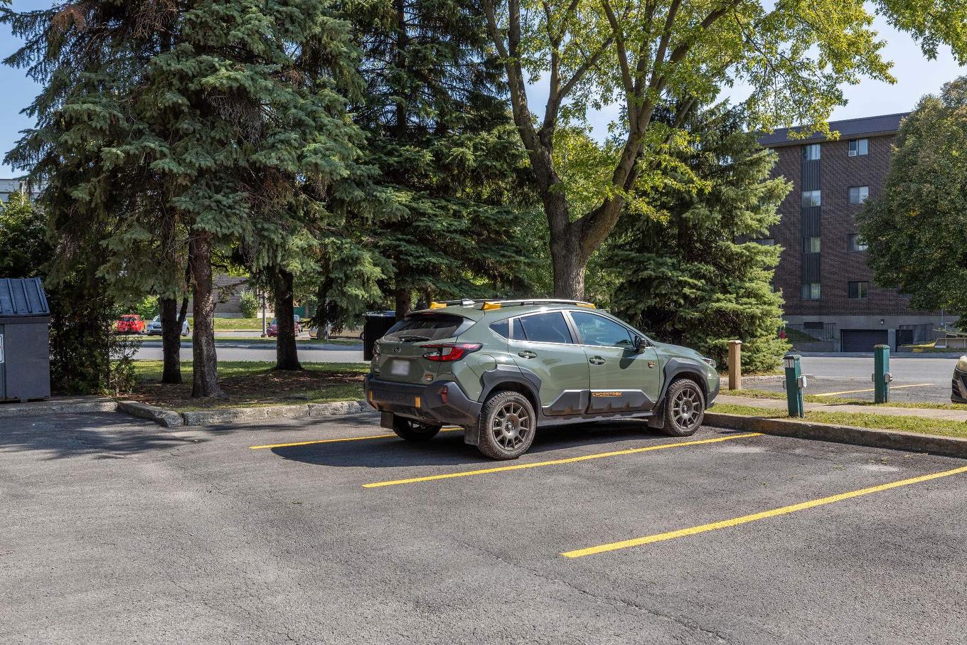 Stationnement - 56-7075 Rue Bombardier, Montréal (Anjou), QC - Outdoor