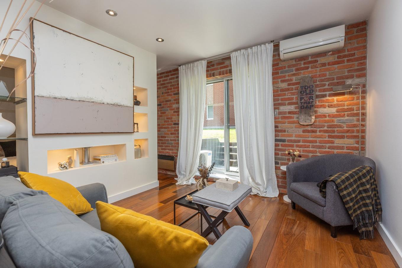 Salon - 56-7075 Rue Bombardier, Montréal (Anjou), QC - Indoor Photo Showing Living Room