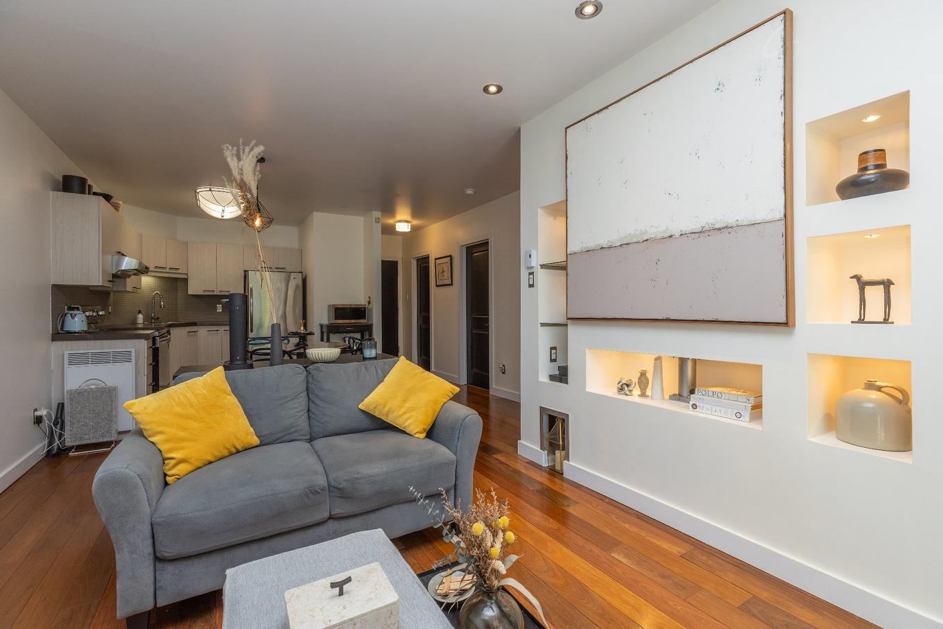 Salon - 56-7075 Rue Bombardier, Montréal (Anjou), QC - Indoor Photo Showing Living Room