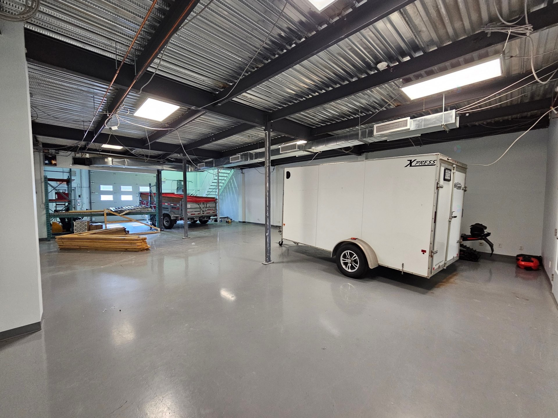 Entrepôt - 106-1180 - 1190 Rue Lévis, Terrebonne (Lachenaie), QC - Indoor Photo Showing Garage