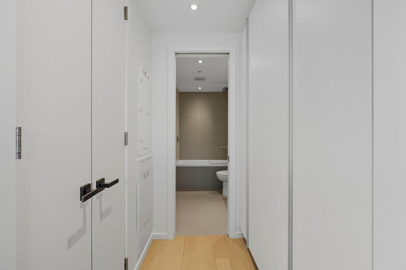 Penderie (Walk-in) - 428-1616 Rue Des Bassins, Montréal (Le Sud-Ouest), QC - Indoor Photo Showing Other Room