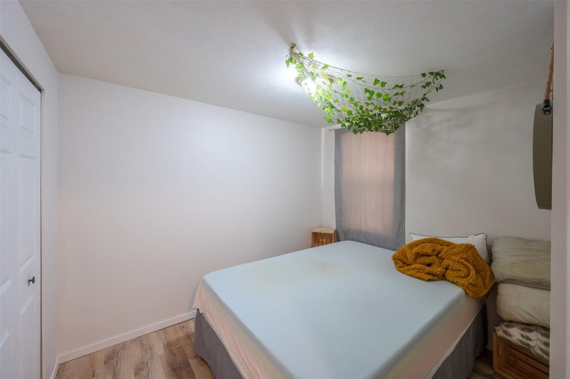 468 Wade Avenue, Penticton, BC - Indoor Photo Showing Bedroom