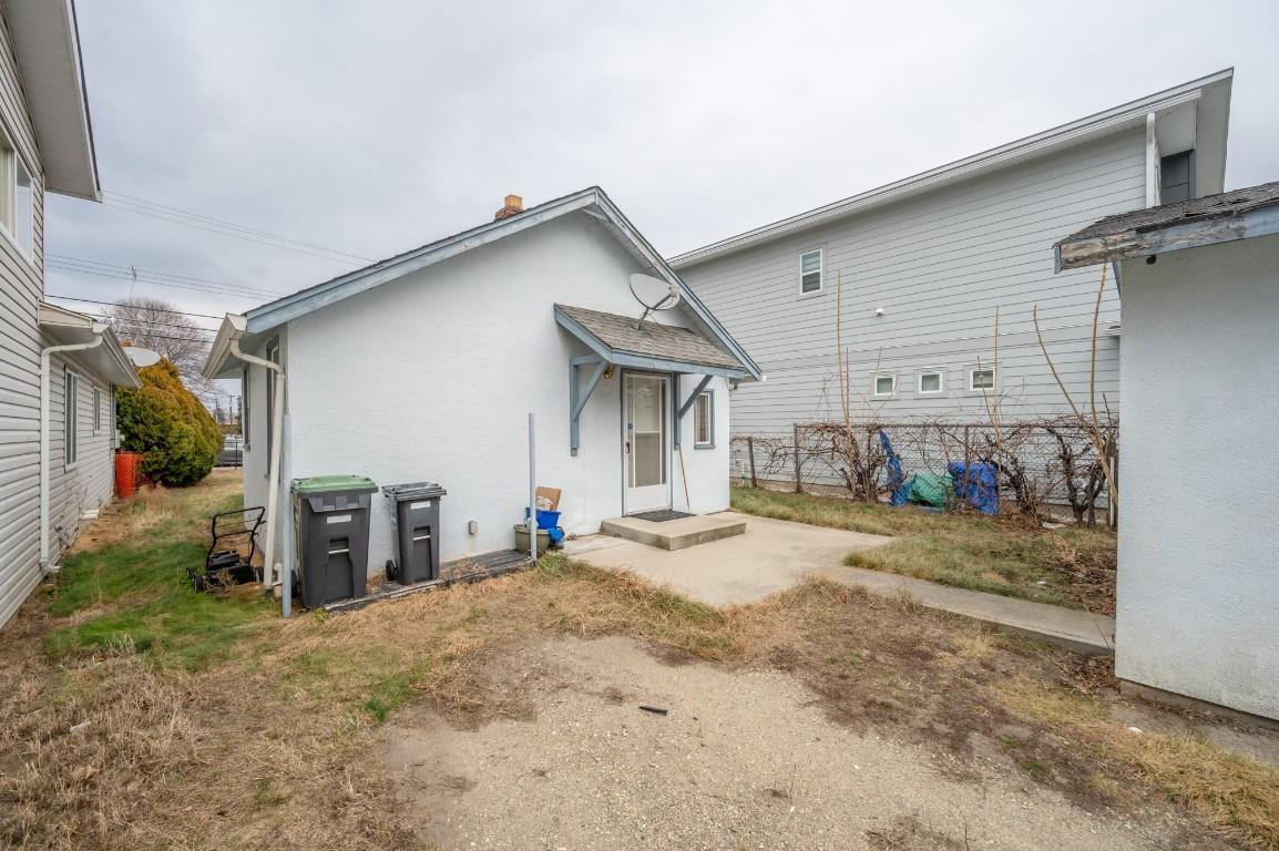 468 Wade Avenue, Penticton, BC - Outdoor With Exterior