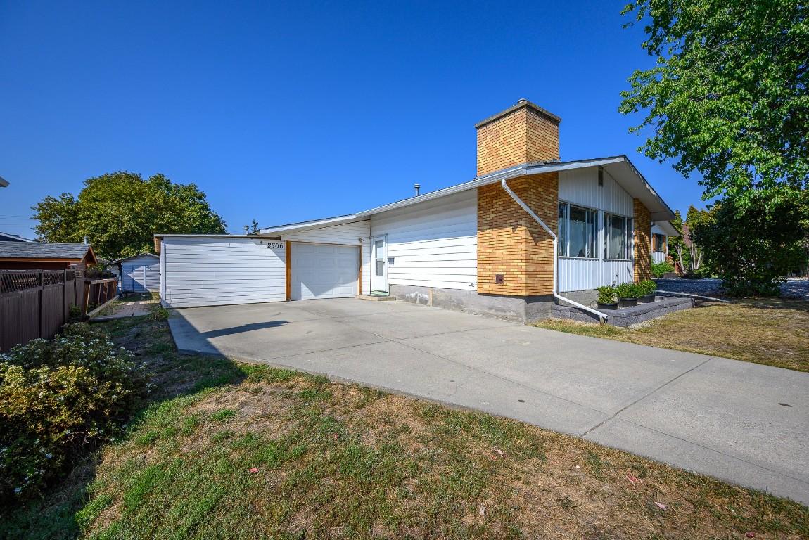 2506 14 Street, Vernon, BC - Outdoor
