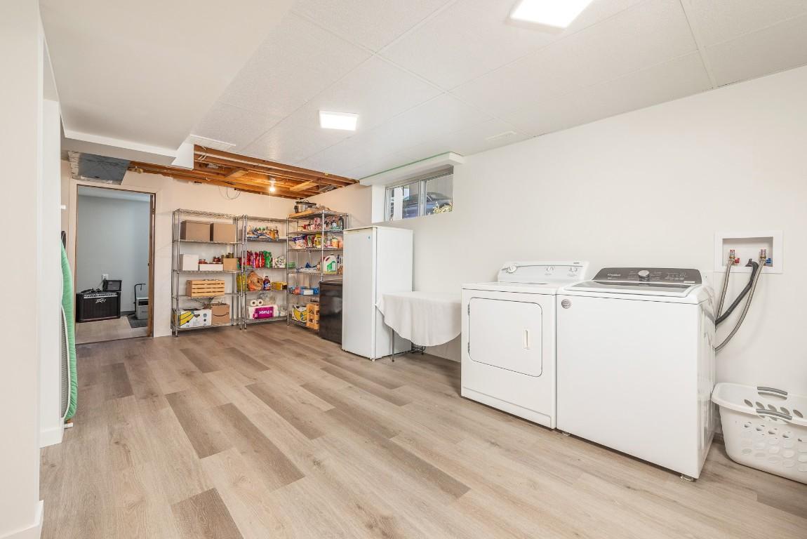 2506 14 Street, Vernon, BC - Indoor Photo Showing Laundry Room