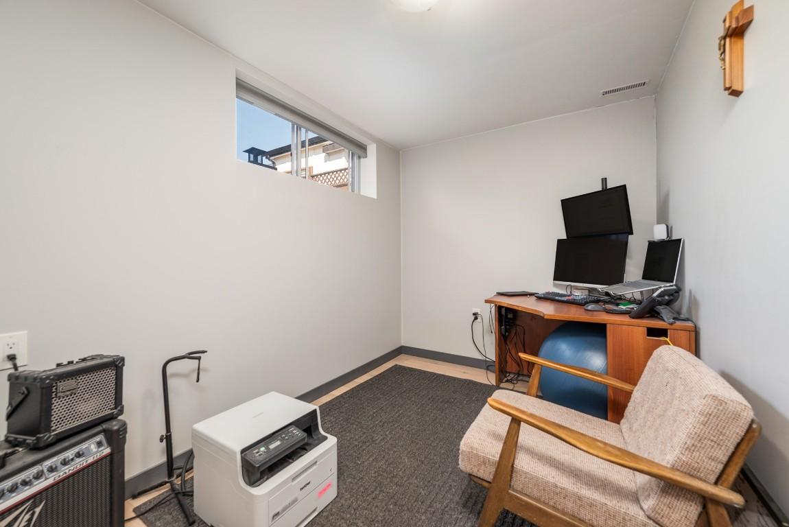 2506 14 Street, Vernon, BC - Indoor