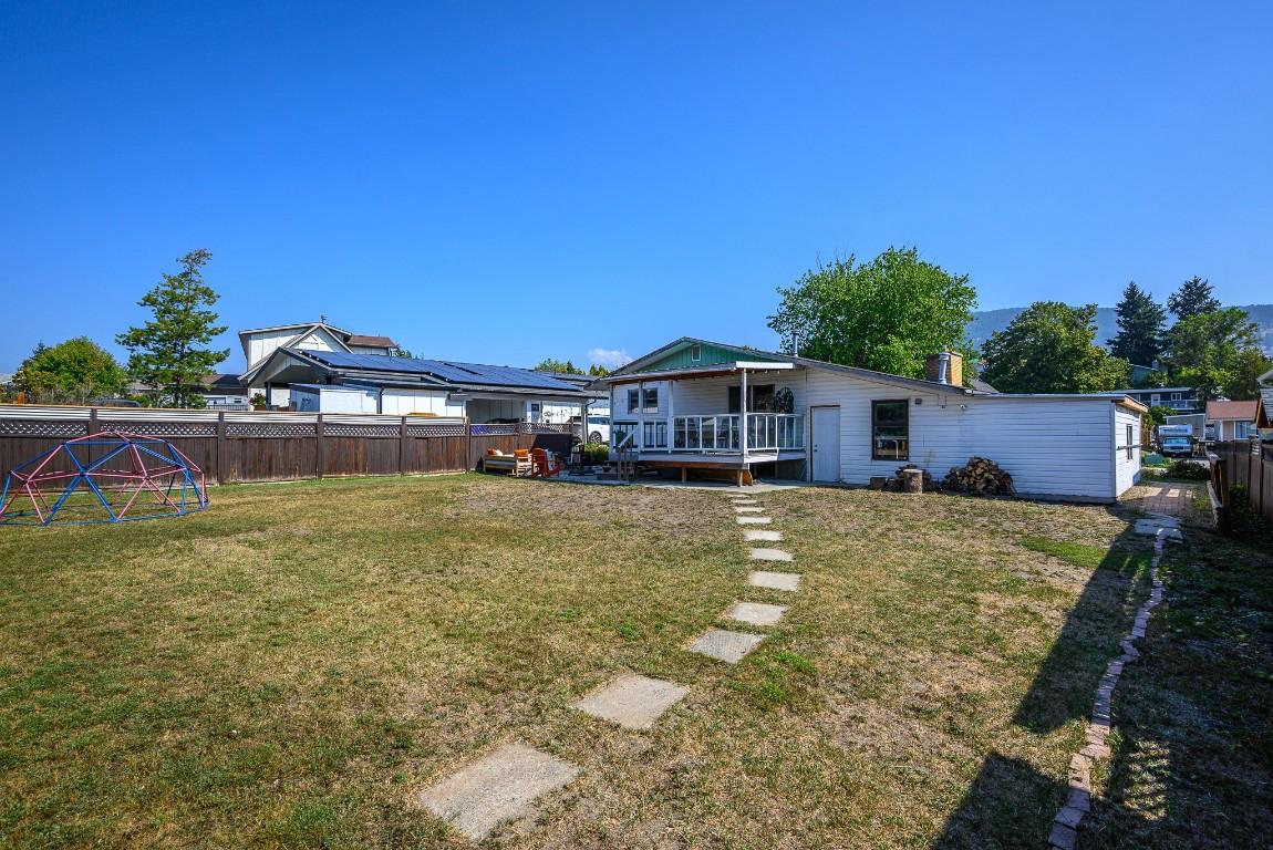 2506 14 Street, Vernon, BC - Outdoor With Deck Patio Veranda