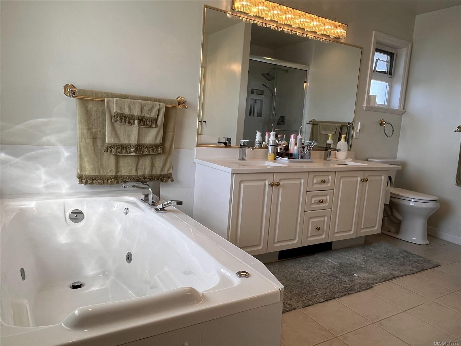 7112 Puckle Rd, Central Saanich, BC