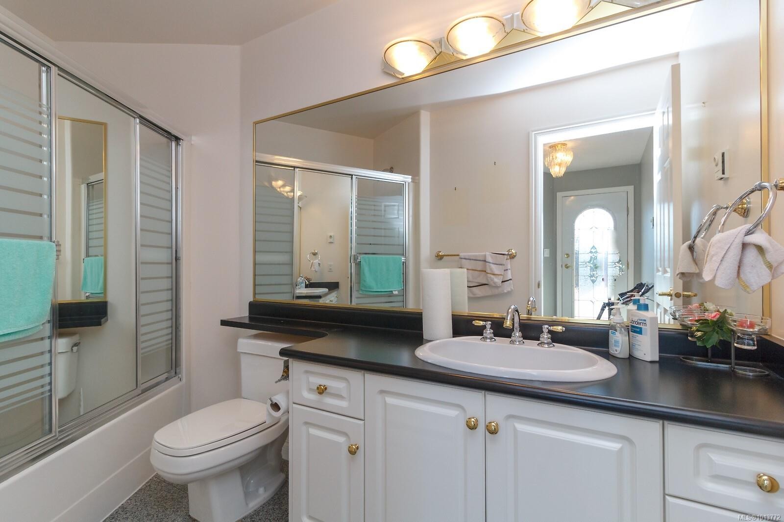 7112 Puckle Rd, Central Saanich, BC