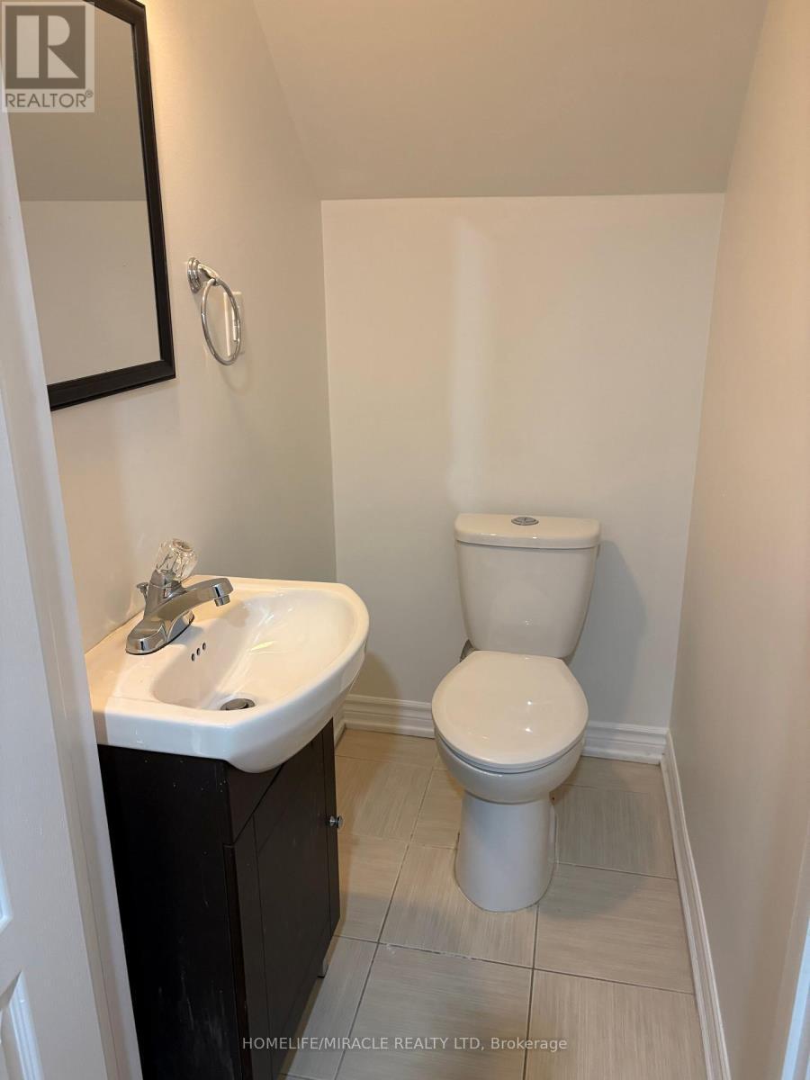 93 Thornbush Boulevard, Brampton, ON - Indoor Photo Showing Bathroom