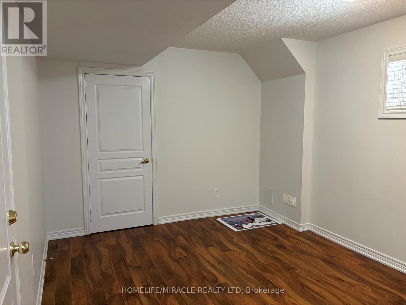 93 Thornbush Boulevard, Brampton, ON - Indoor Photo Showing Other Room