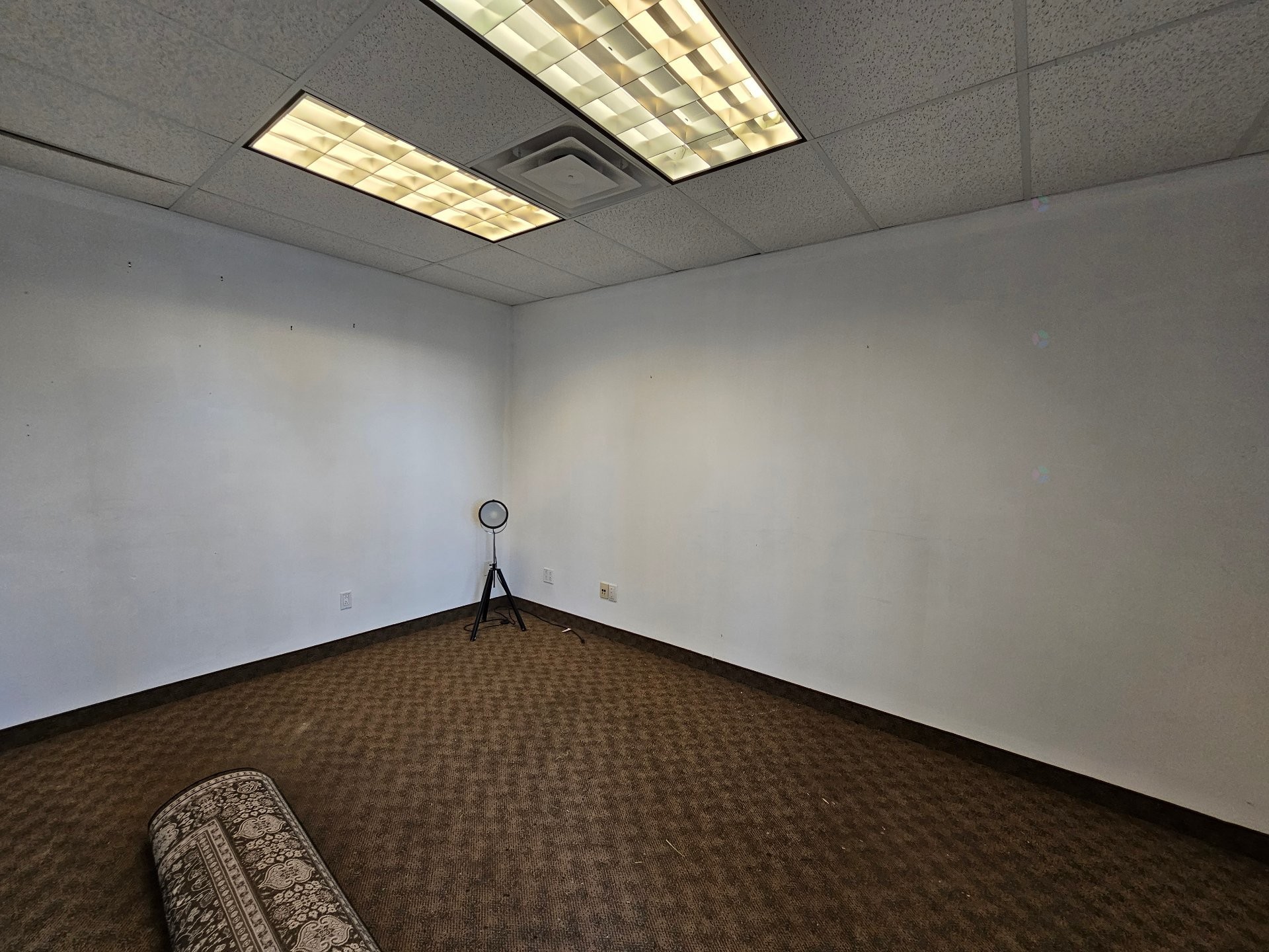 Office - 105-1180 - 1190 Rue Lévis, Terrebonne (Lachenaie), QC - Indoor Photo Showing Other Room