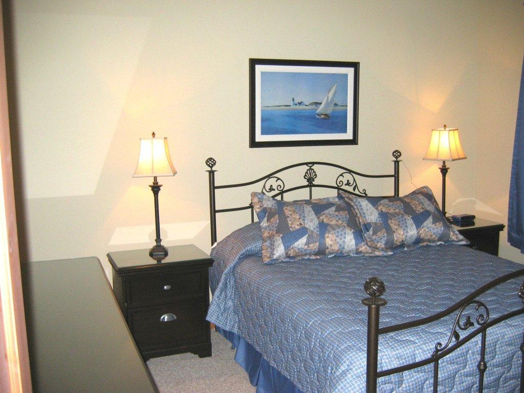 Primary bedroom - 10-185 Rue Du Mont-Plaisant, Mont-Tremblant, QC - Indoor Photo Showing Bedroom