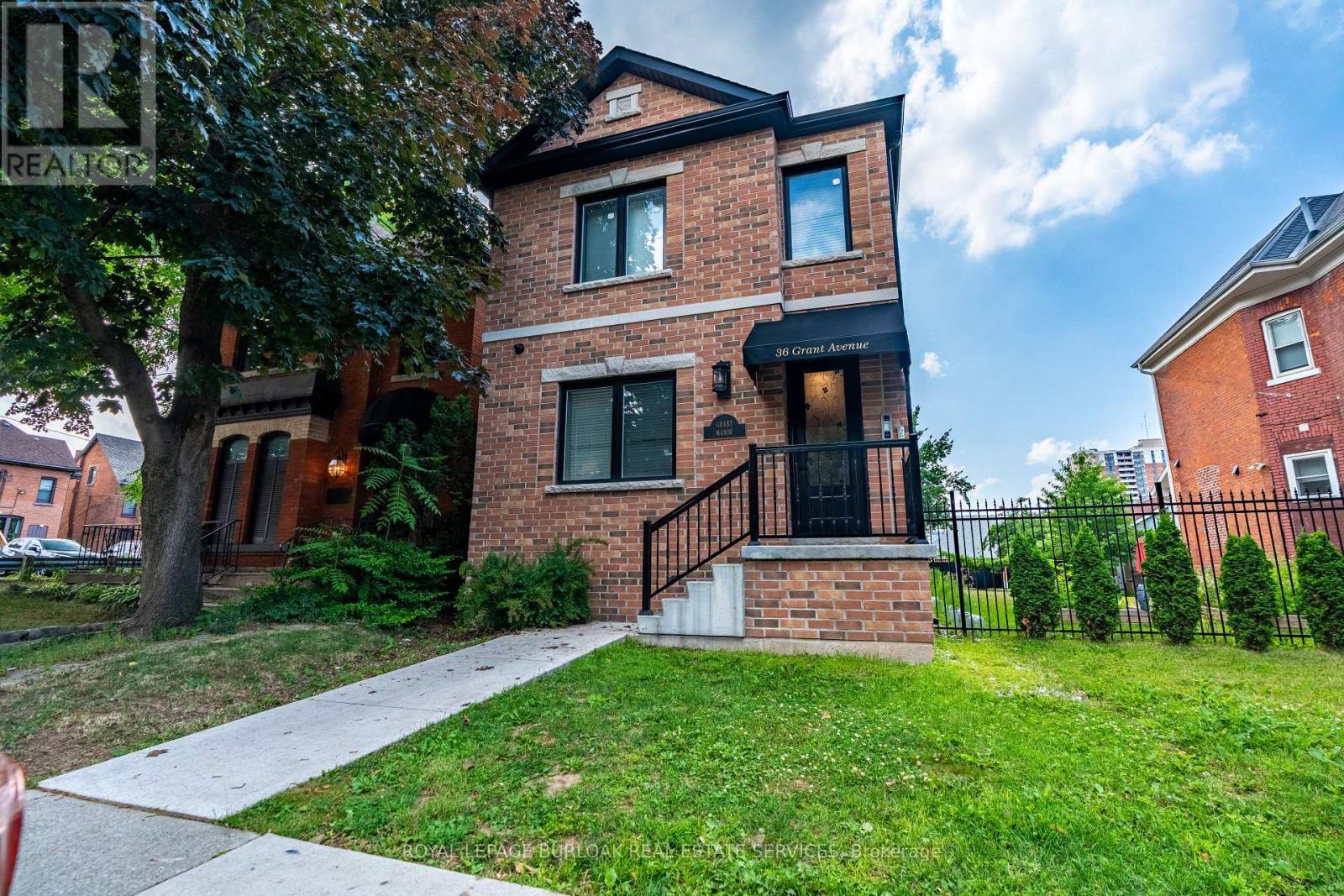 1C - 36 Grant Avenue, Hamilton, ON - Outdoor