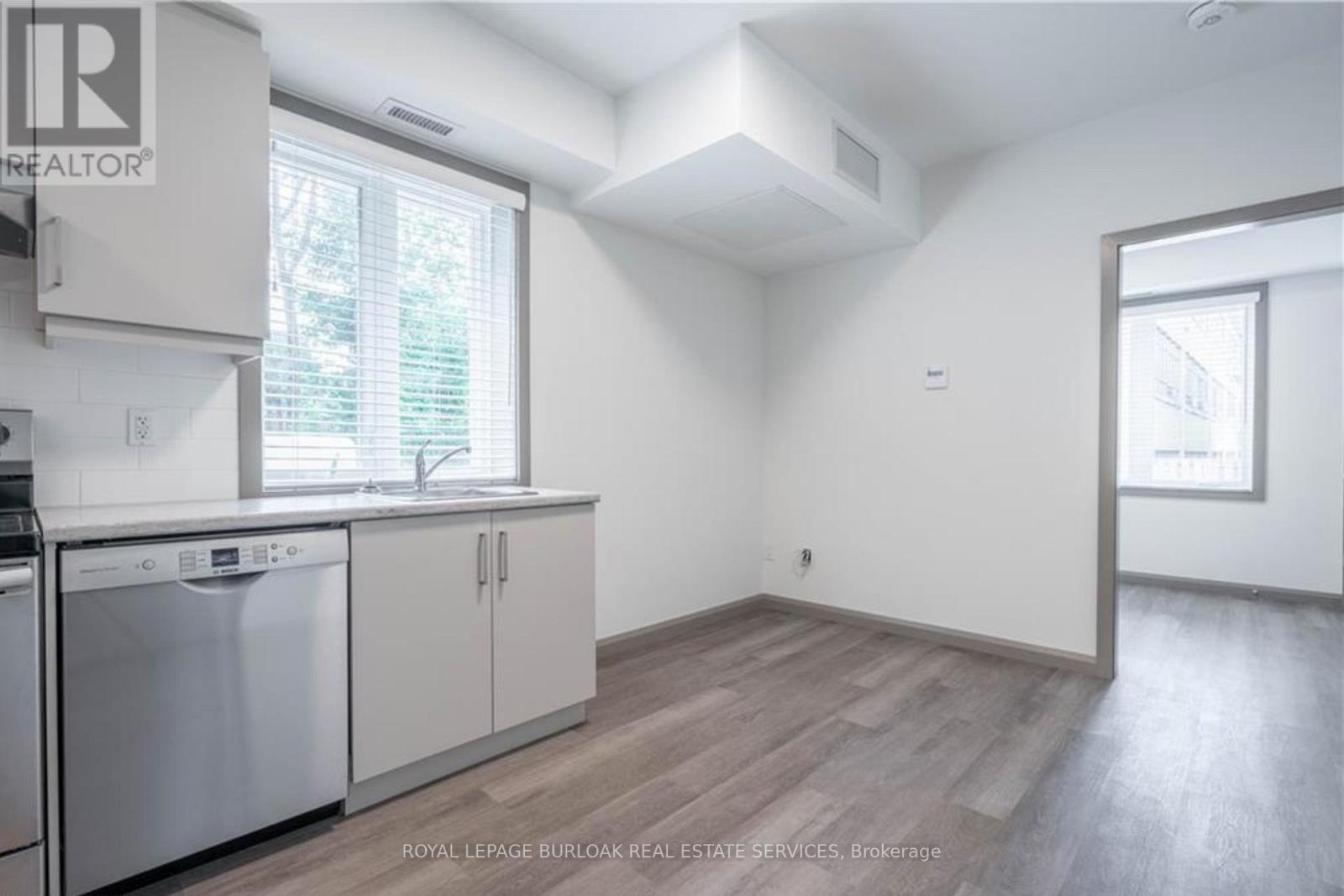 1C - 36 Grant Avenue, Hamilton, ON - Indoor Photo Showing Kitchen