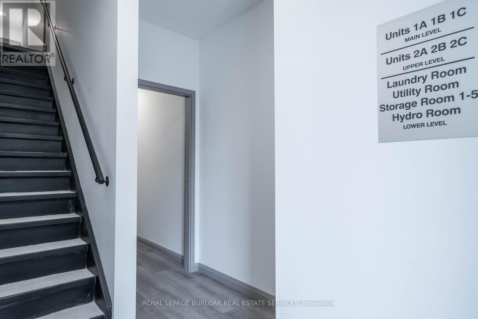 1C - 36 Grant Avenue, Hamilton, ON - Indoor Photo Showing Other Room
