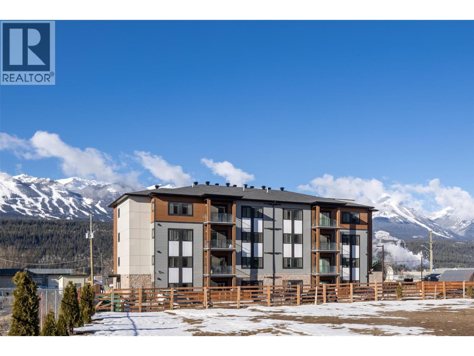 1200 11Th Avenue N Unit# 203, Golden, BC - Outdoor With Balcony With Facade