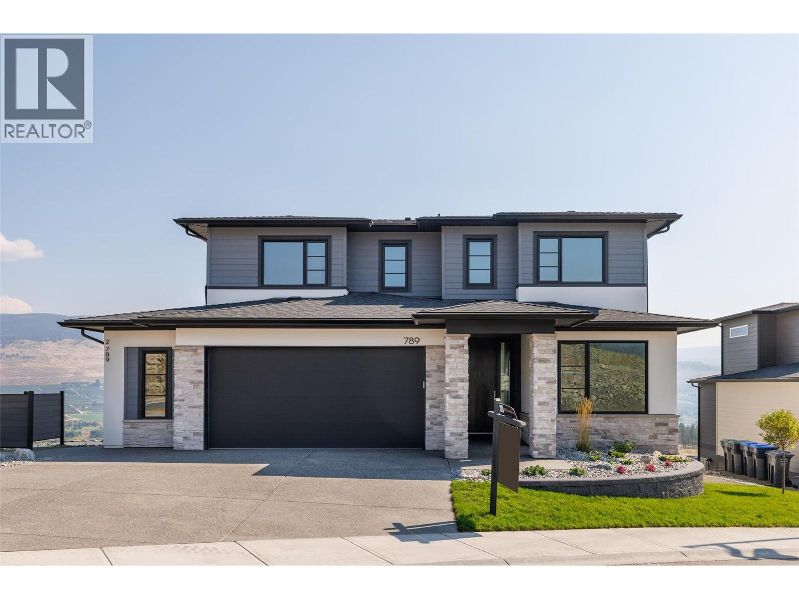 789 Carleton Street, Kelowna, BC - Outdoor