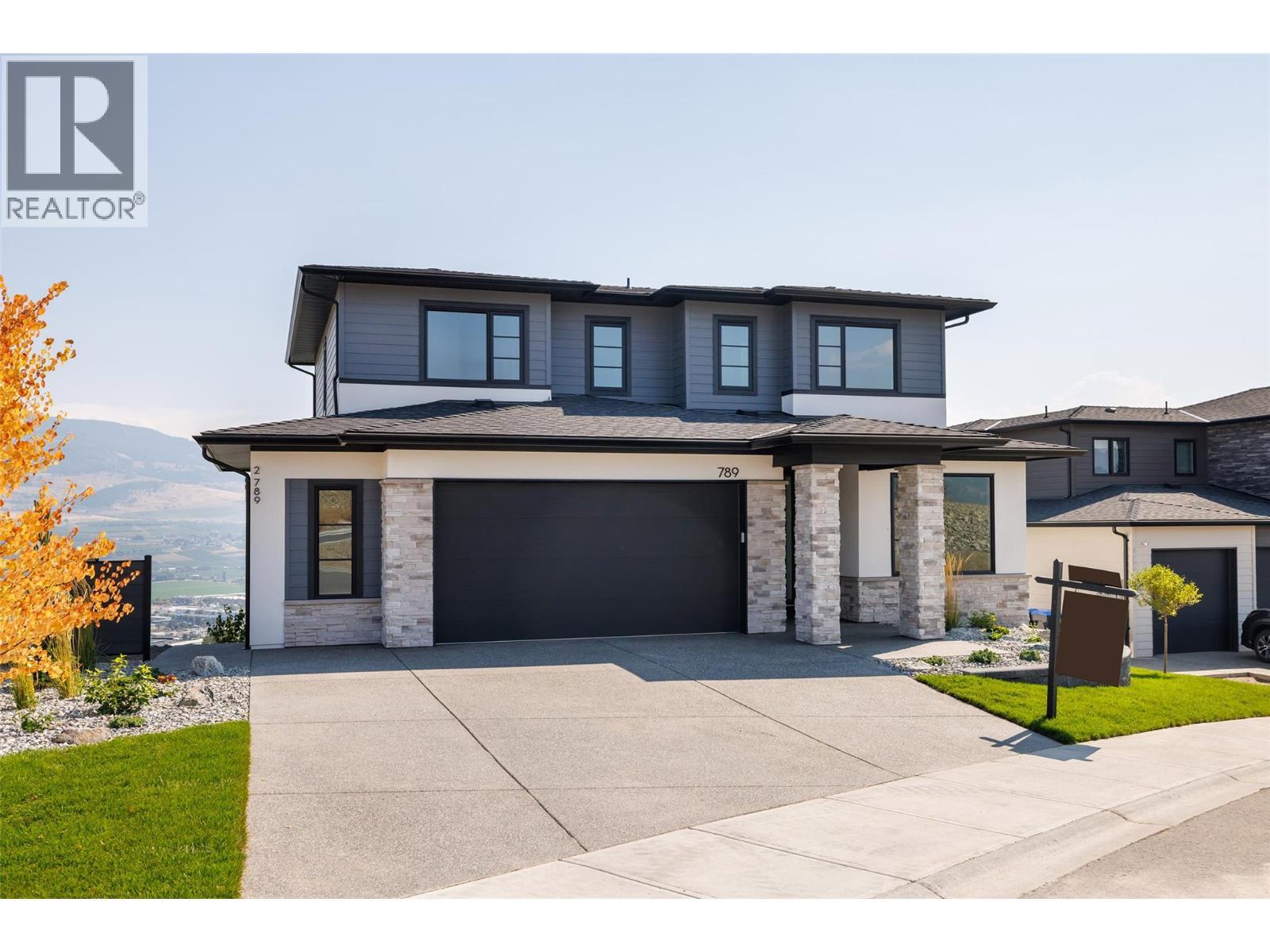 789 Carleton Street, Kelowna, BC - Outdoor With Facade