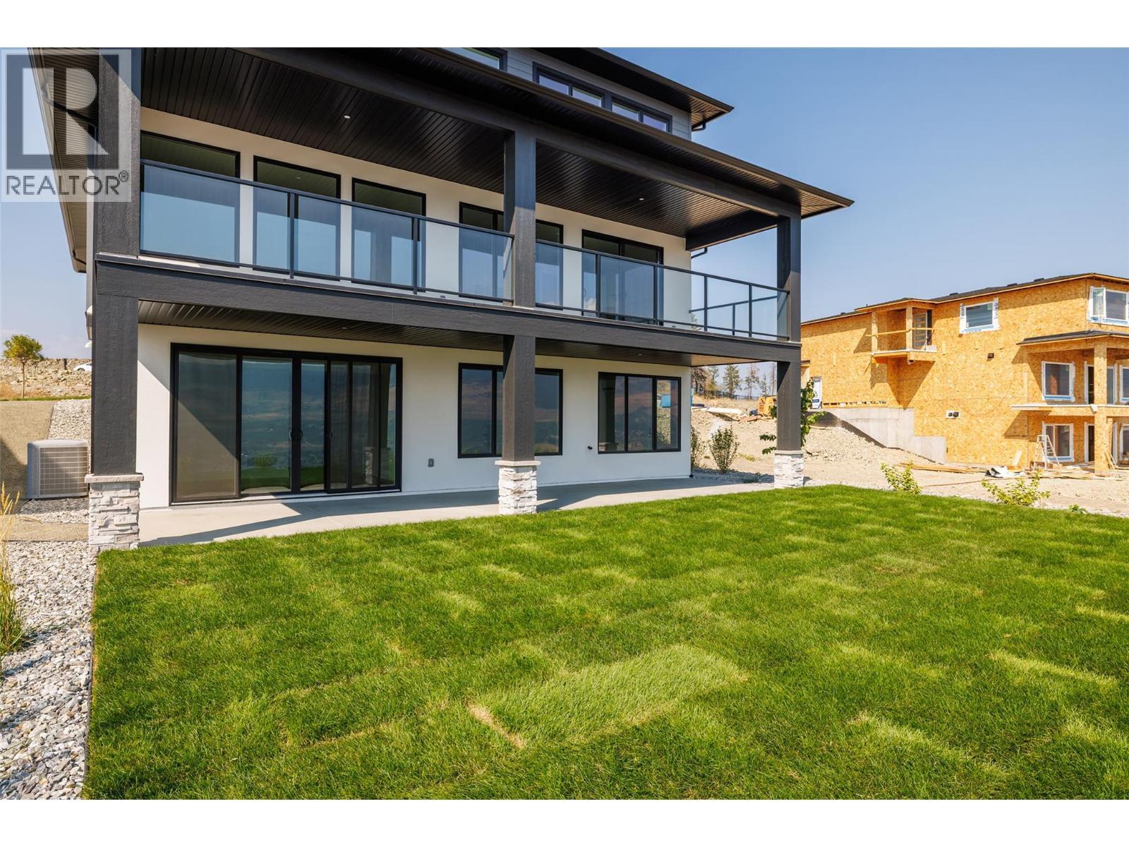 789 Carleton Street, Kelowna, BC - Outdoor