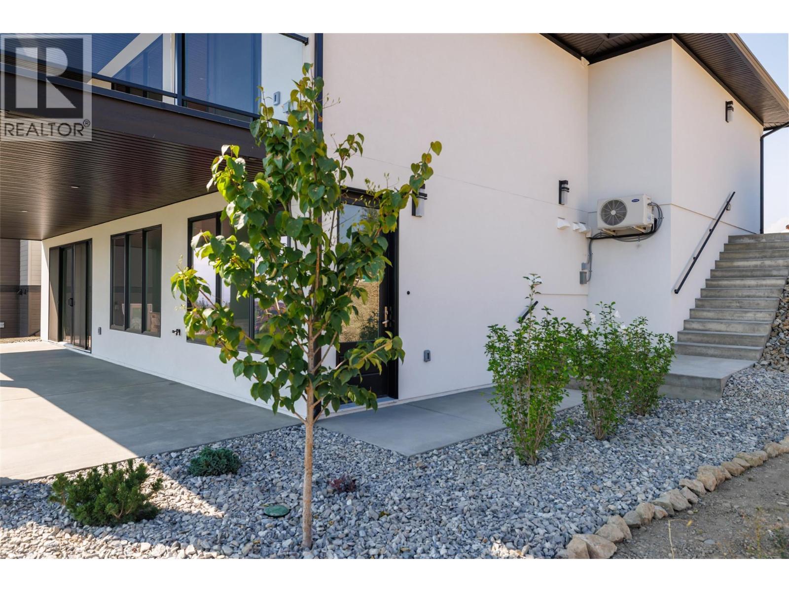 789 Carleton Street, Kelowna, BC - Outdoor