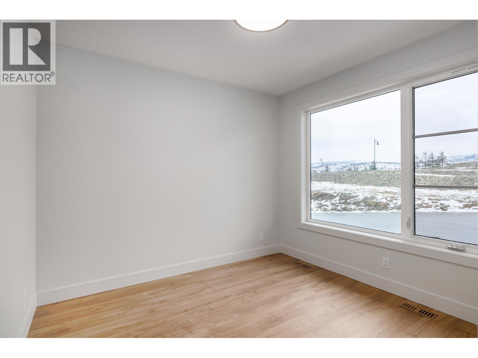 Main floor 2nd bedroom/office - 789 Carleton Street, Kelowna, BC - Indoor Photo Showing Other Room