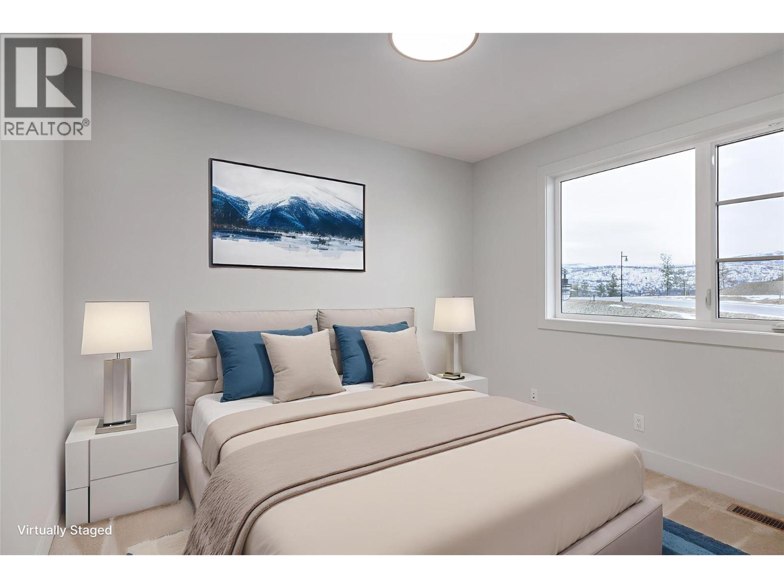 3rd upper floor bedroom - 789 Carleton Street, Kelowna, BC - Indoor Photo Showing Bedroom