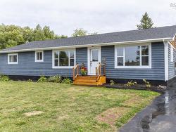 525 College Road Windsor, NS B0N 2T0