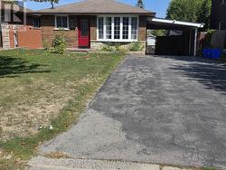 MAIN - 345 FAIRLAWN ST STREET Oshawa, ON L1J 4R2