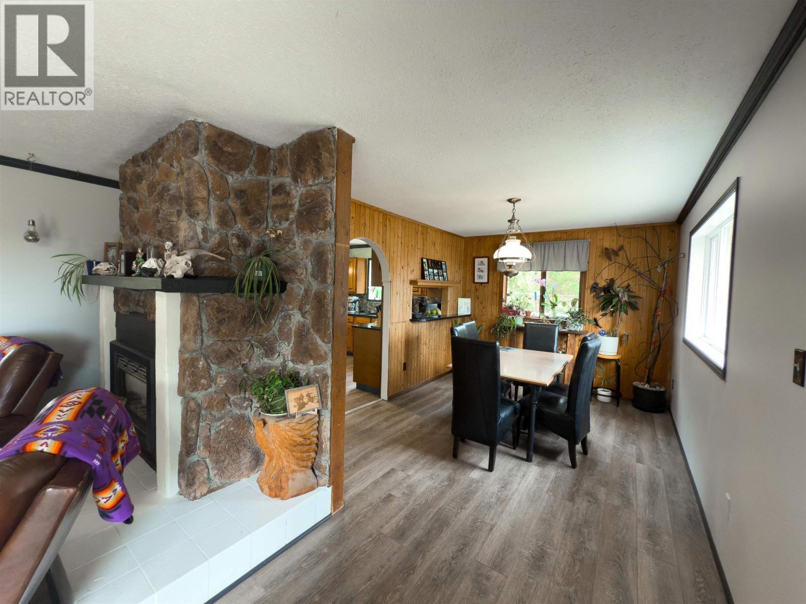 6497 Grey Crescent, Horse Lake, BC - Indoor Photo Showing Other Room