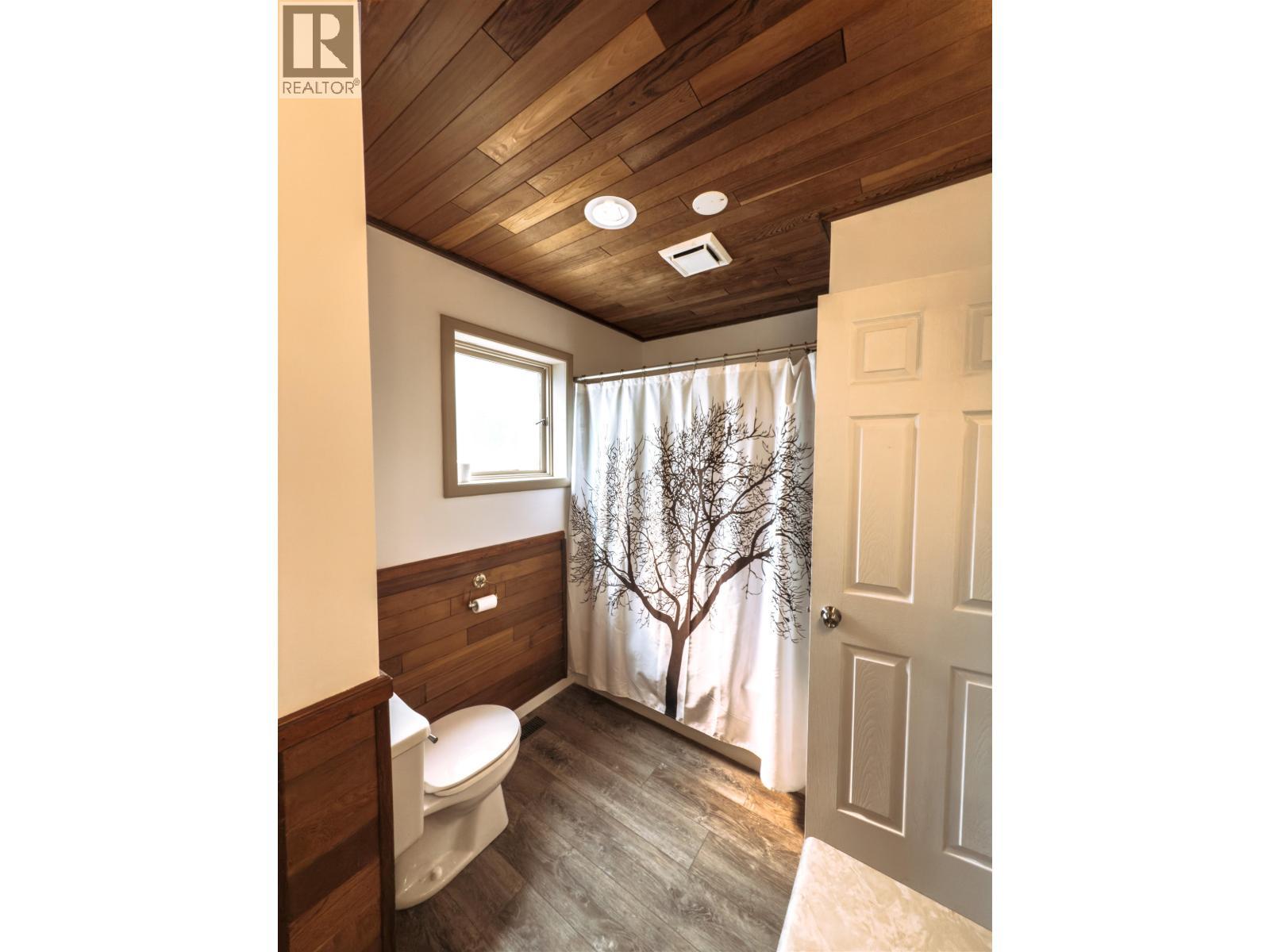 6497 Grey Crescent, Horse Lake, BC - Indoor