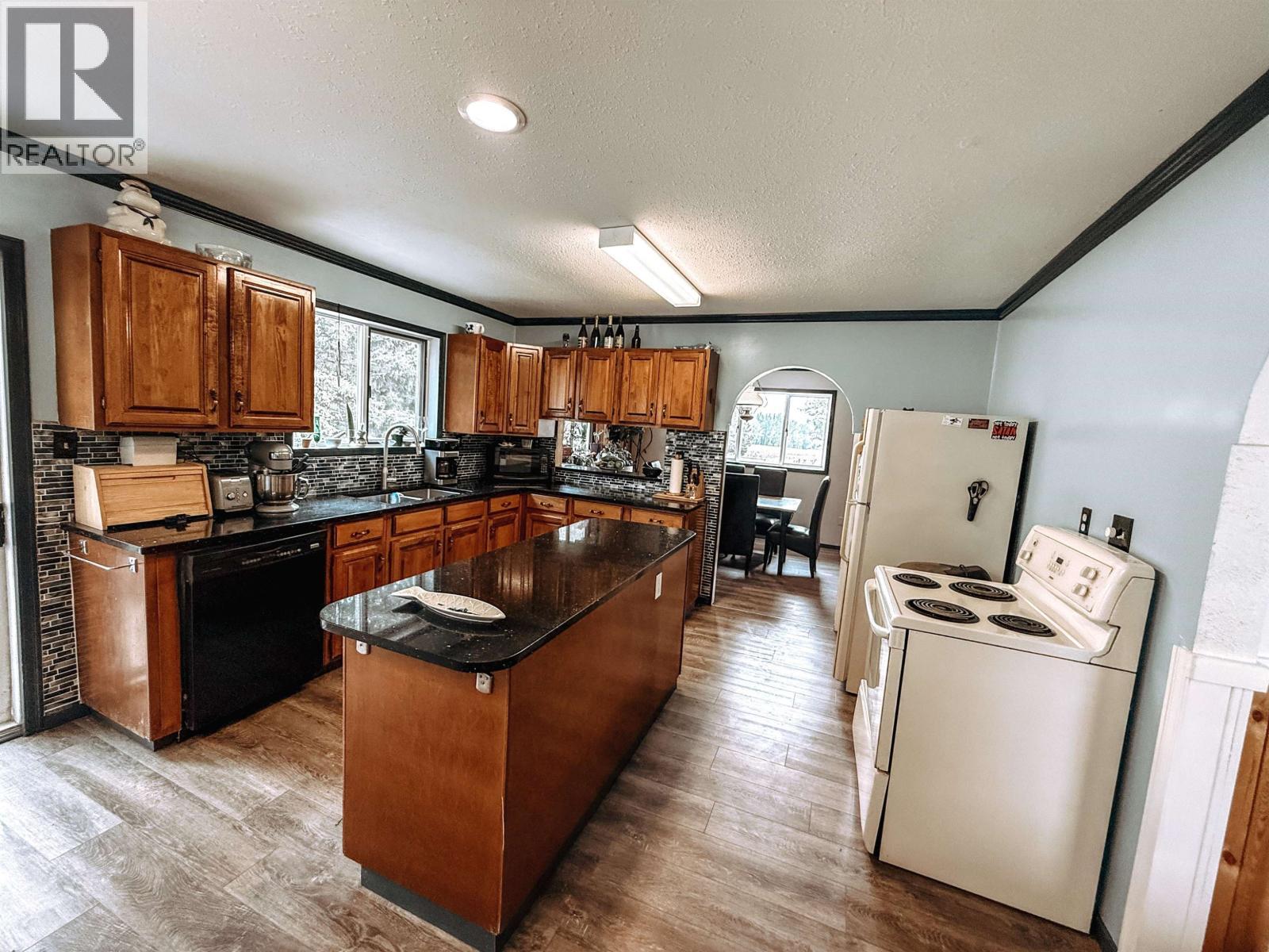 6497 Grey Crescent, Horse Lake, BC - Indoor