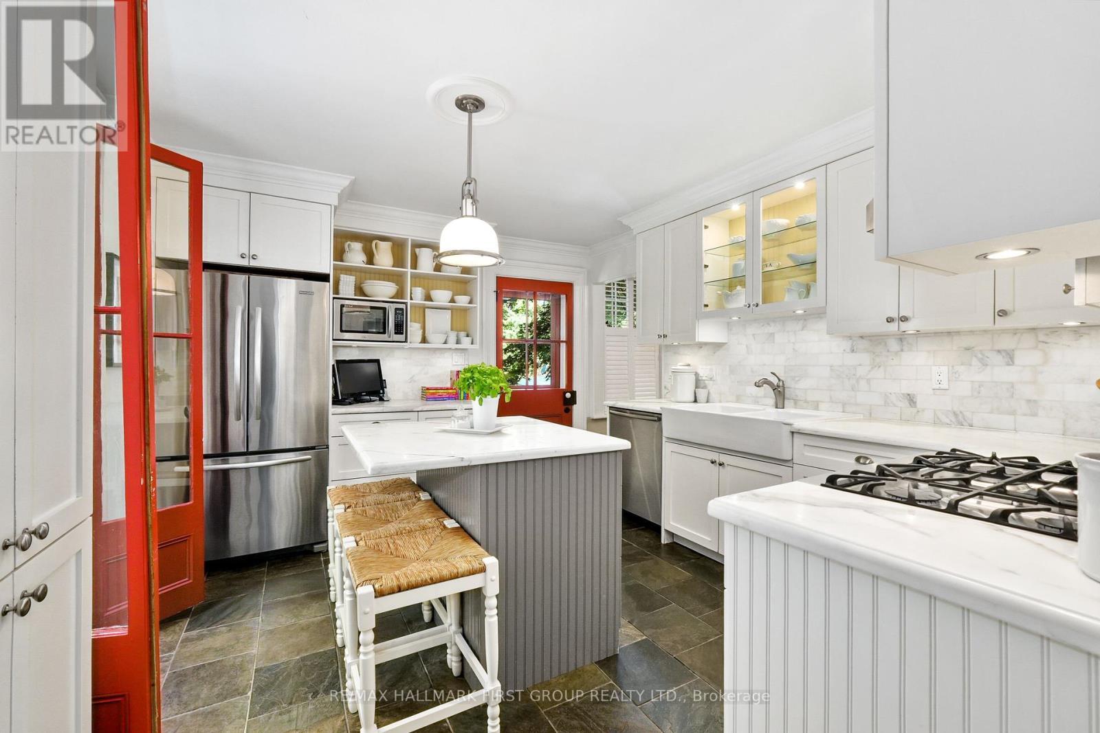 64 Augusta Street, Port Hope, ON - Indoor Photo Showing Kitchen With Upgraded Kitchen
