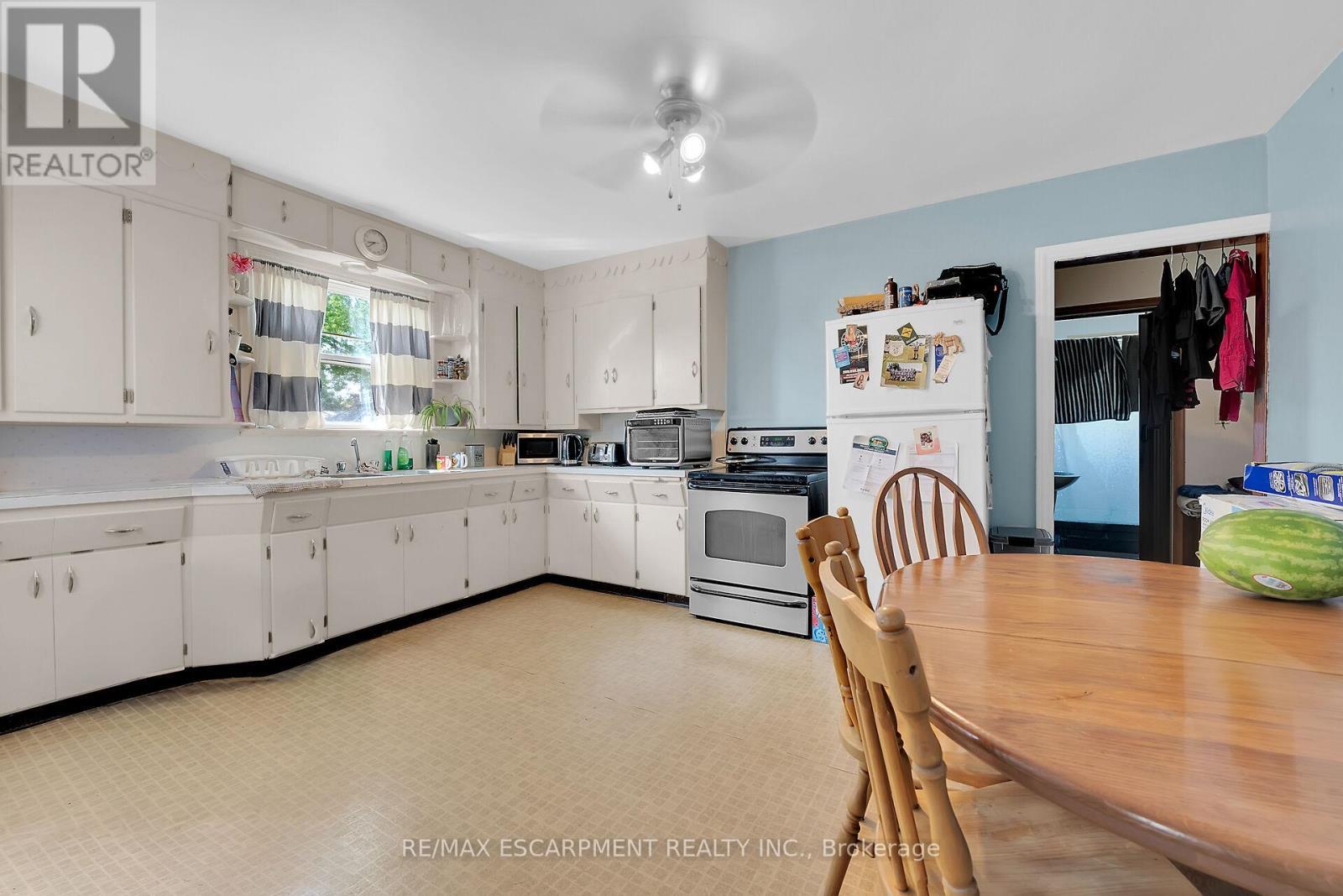 526 Steele Street, Port Colborne, ON - Indoor