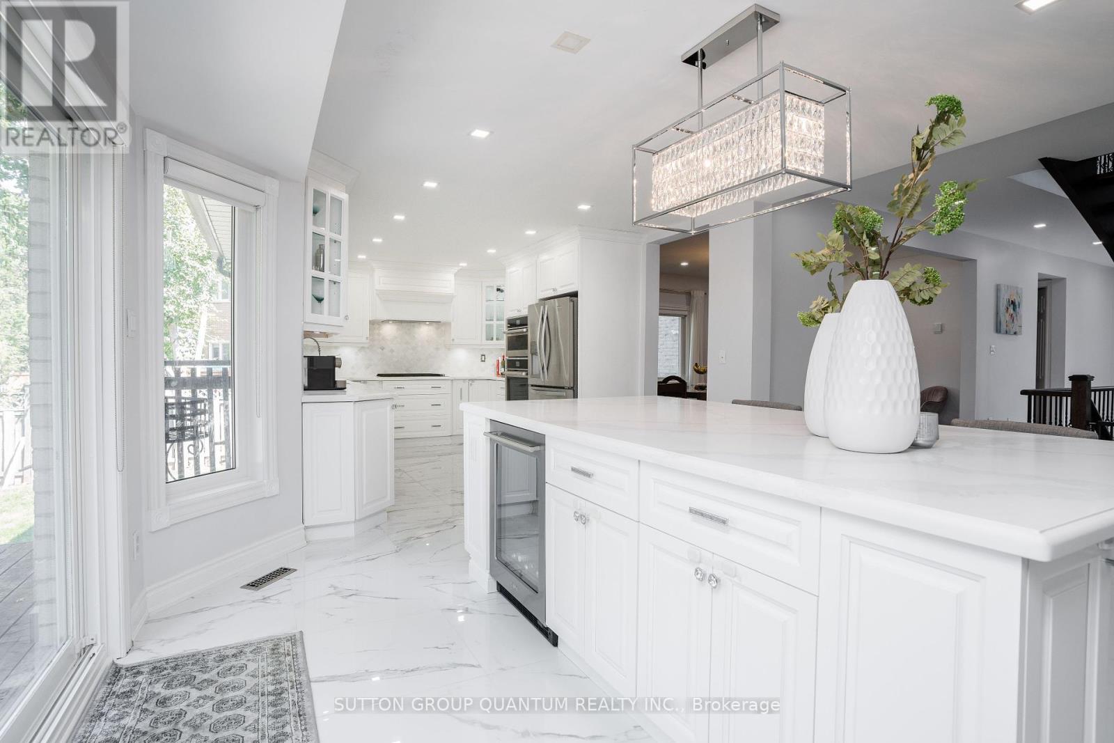 1451 Indian Road, Mississauga, ON - Indoor Photo Showing Kitchen