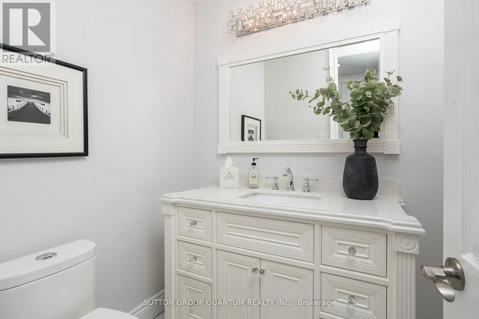 1451 Indian Road, Mississauga, ON - Indoor Photo Showing Bathroom