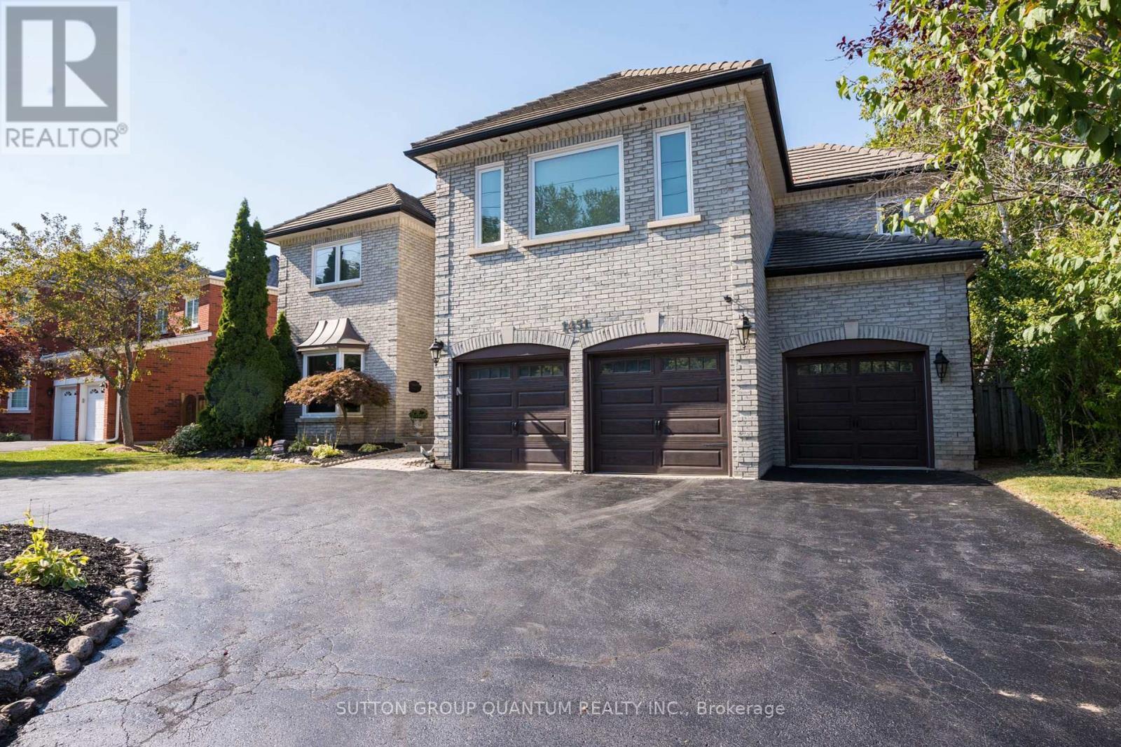 1451 Indian Road, Mississauga, ON - Outdoor