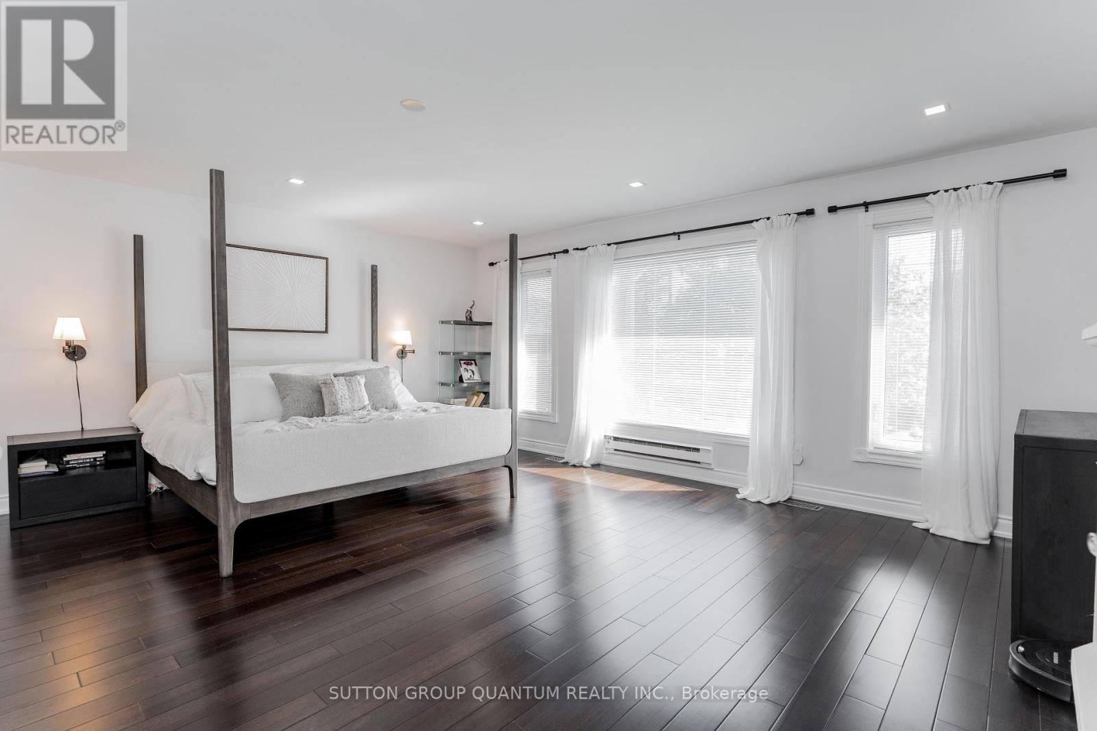 1451 Indian Road, Mississauga, ON - Indoor Photo Showing Bedroom