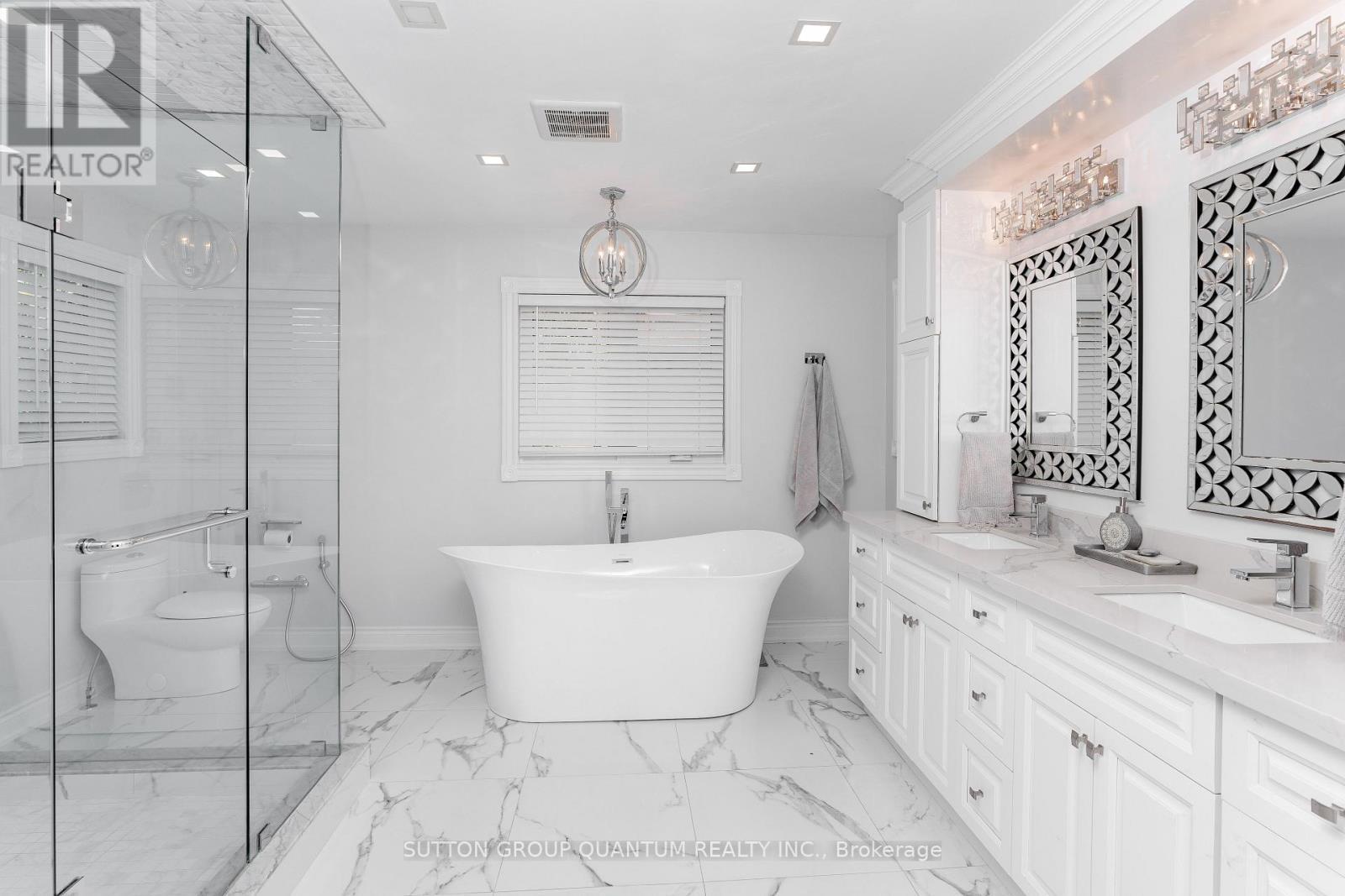 1451 Indian Road, Mississauga, ON - Indoor Photo Showing Bathroom