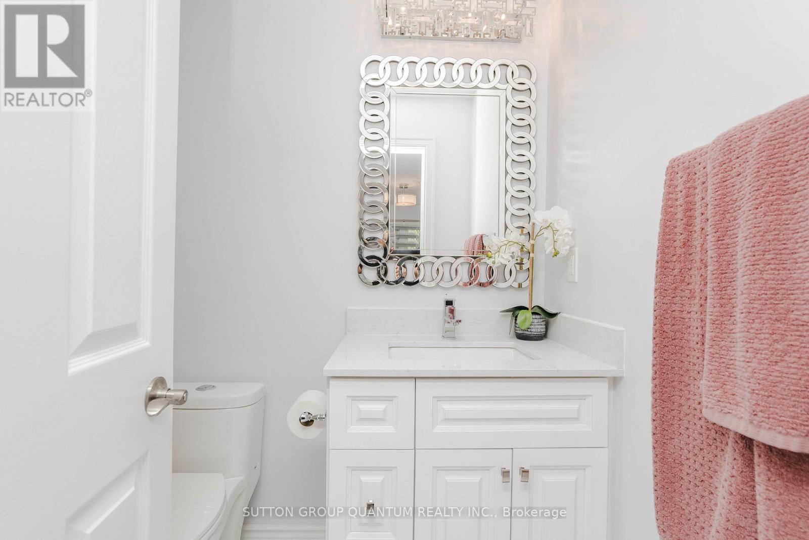1451 Indian Road, Mississauga, ON - Indoor Photo Showing Bathroom
