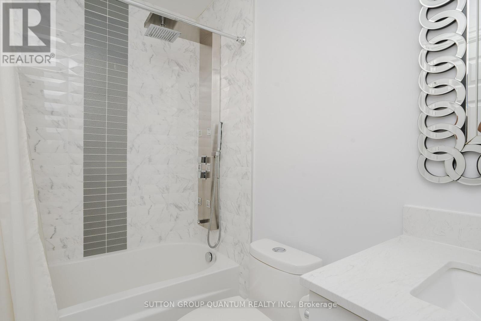 1451 Indian Road, Mississauga, ON - Indoor Photo Showing Bathroom