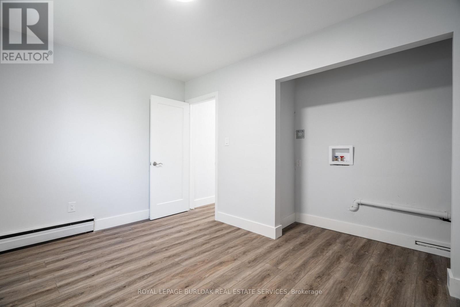4 - 2161 Ghent Avenue, Burlington, ON - Indoor Photo Showing Other Room