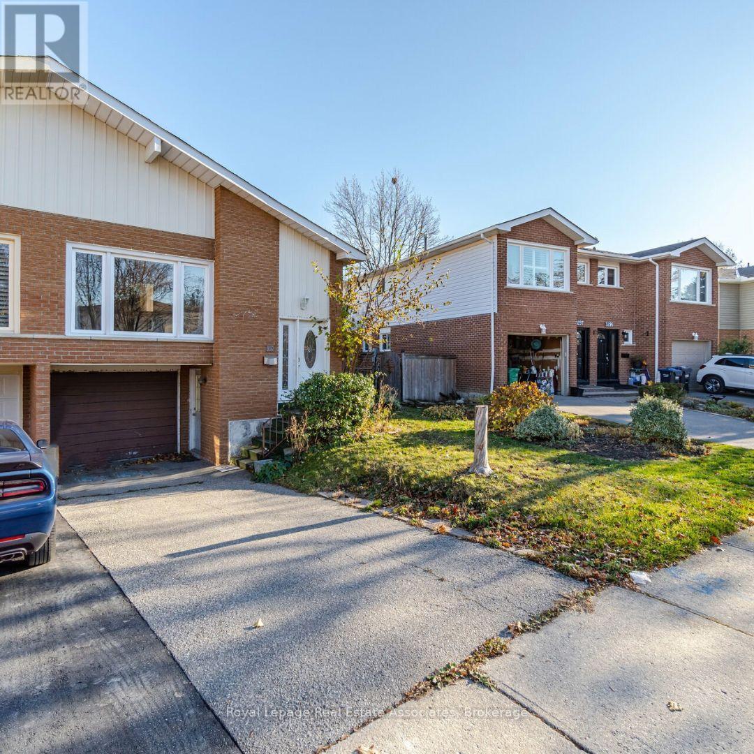 3301 Tallmast Crescent, Mississauga, ON - Outdoor With Facade