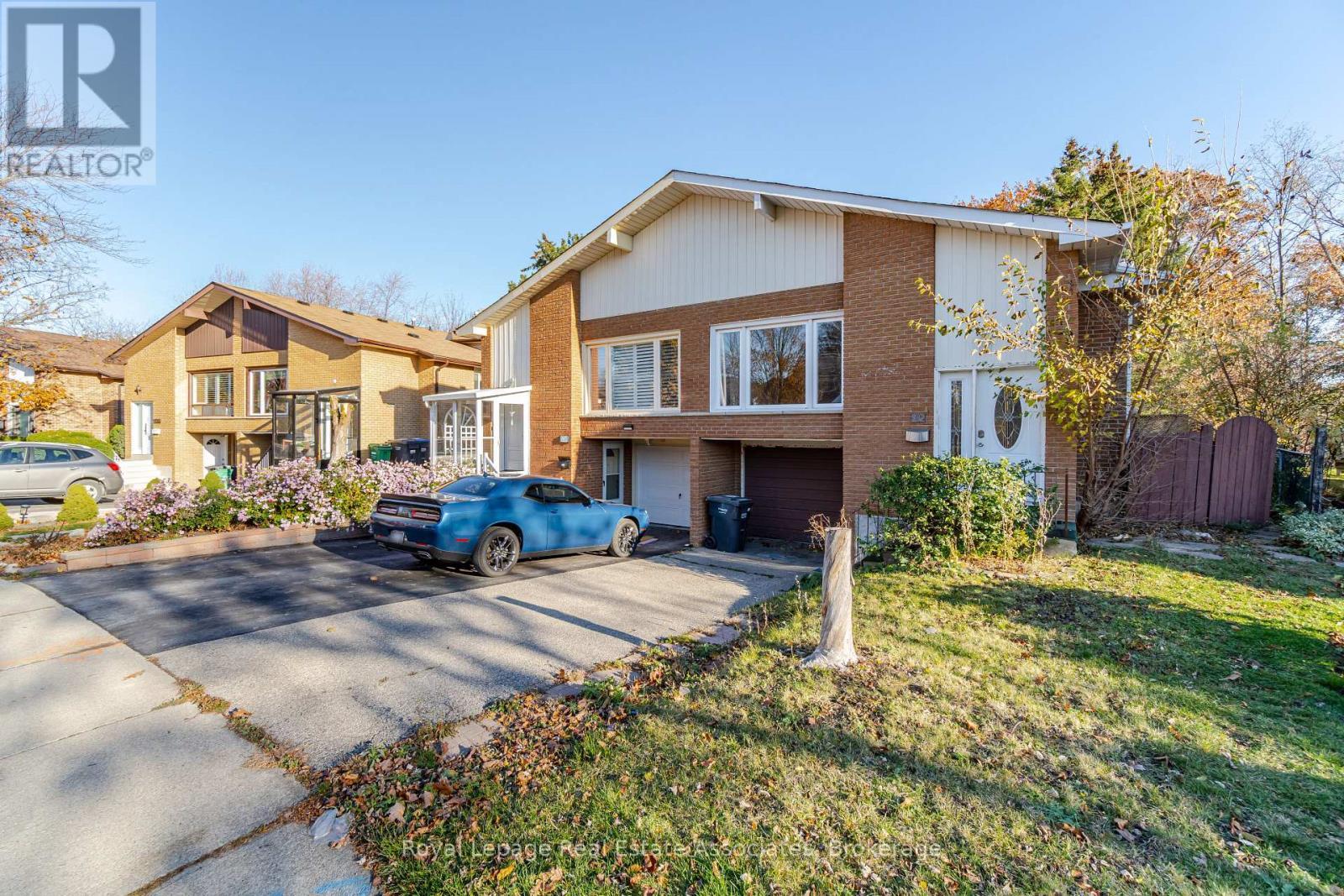 3301 Tallmast Crescent, Mississauga, ON - Outdoor With Facade