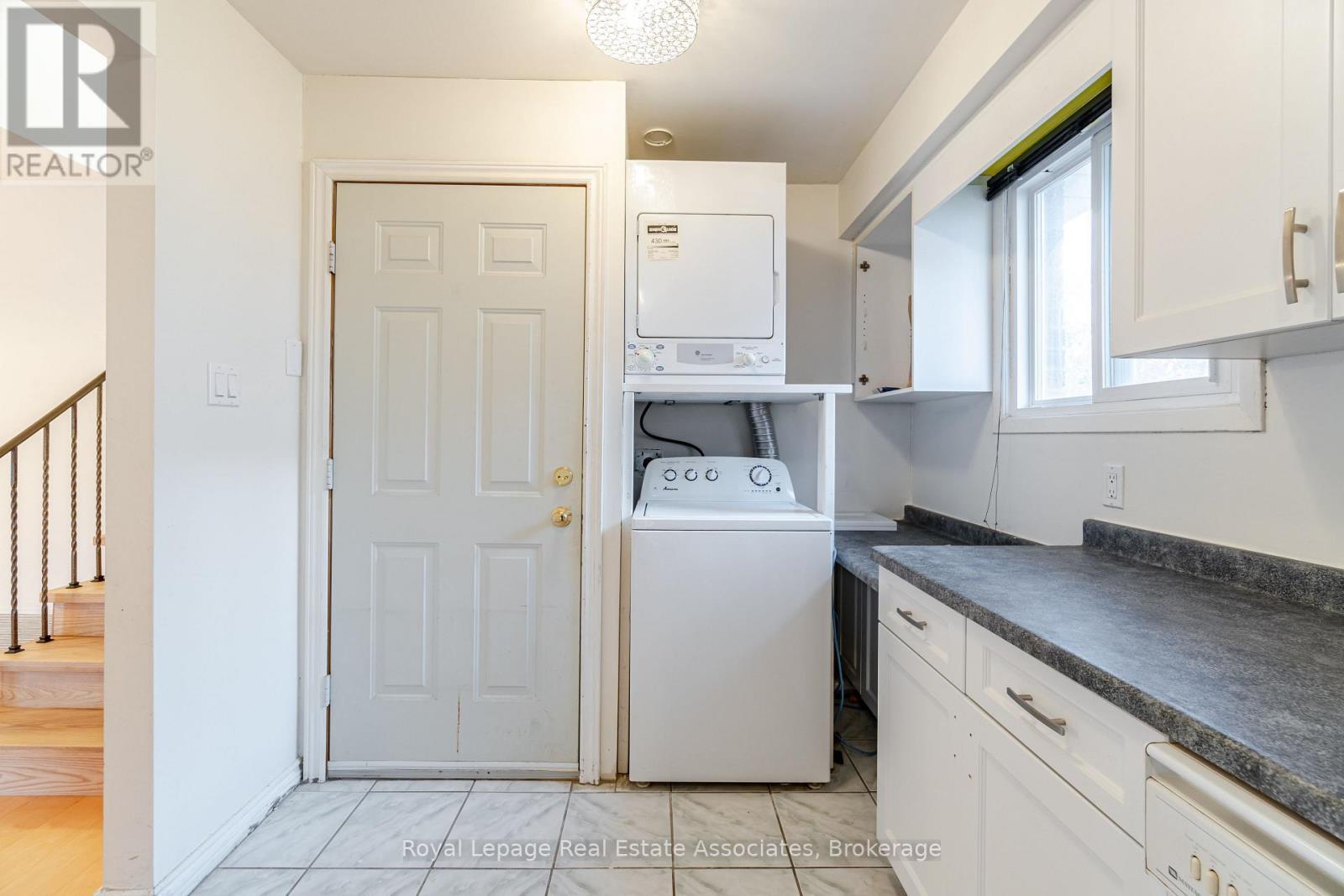 3301 Tallmast Crescent, Mississauga, ON - Indoor Photo Showing Laundry Room