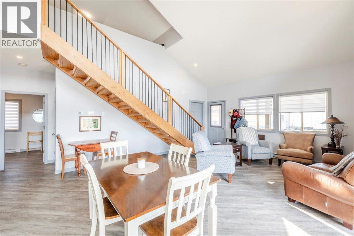 1705 Koocanusa Lake Drive, Lake Koocanusa, BC - Indoor