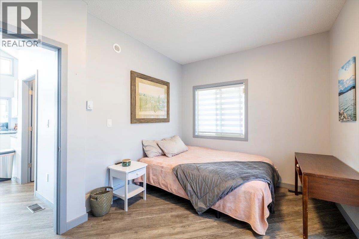 1705 Koocanusa Lake Drive, Lake Koocanusa, BC - Indoor Photo Showing Bedroom